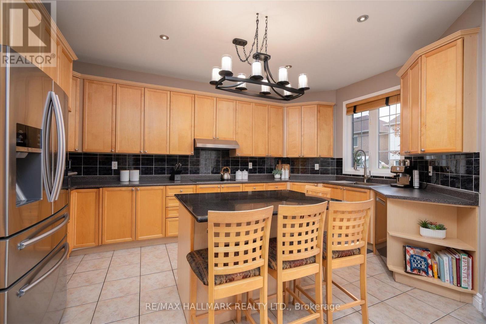 32 REDCASTLE STREET - Image 19