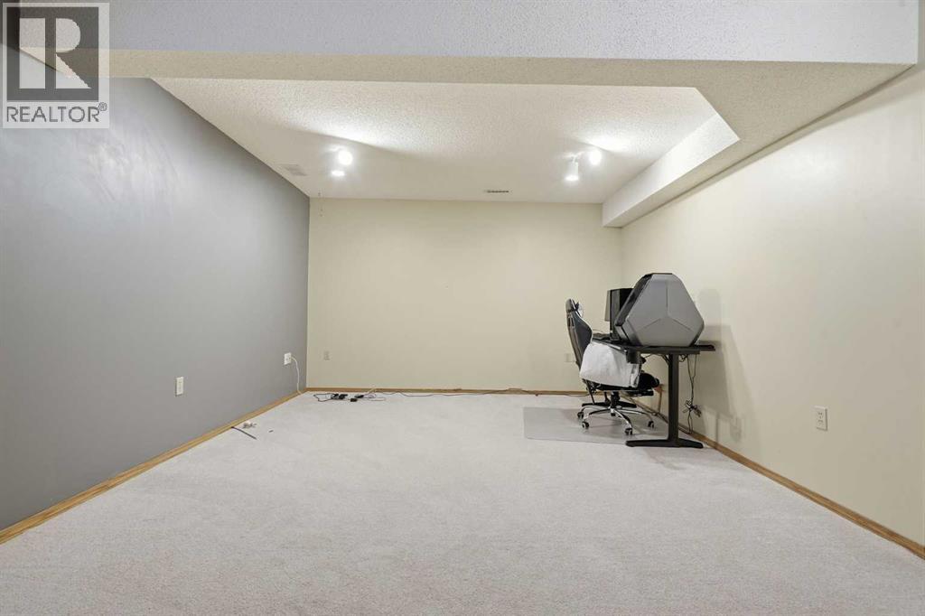 515 Macewan Drive NW - 36