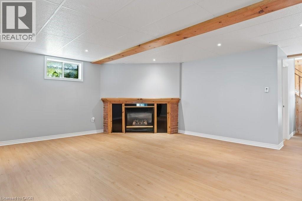 2592 LAKESHORE Road - 31