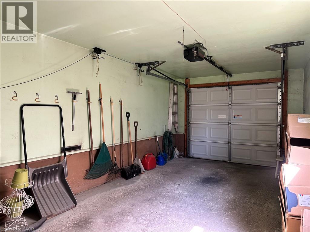 130 GARDINER Avenue E - Image 32