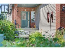 111 Invermere Close - photo 3