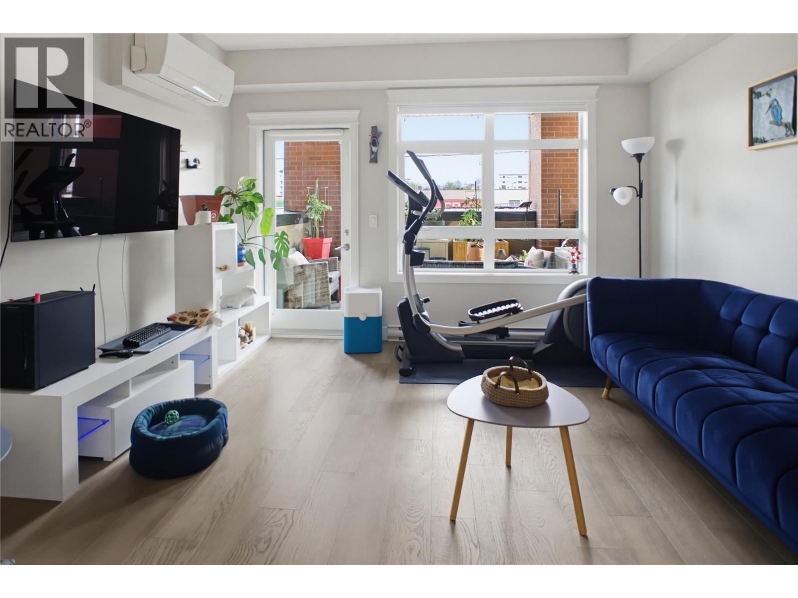 #205 568 LORNE Street - 7