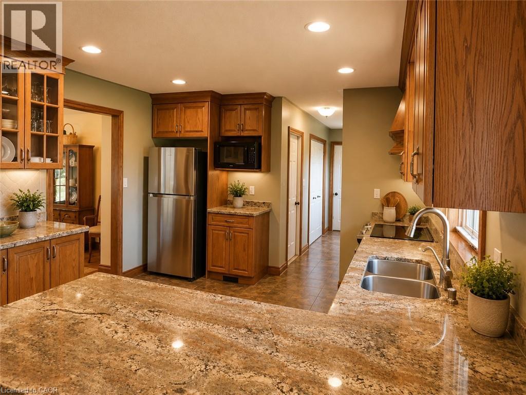 8350 YOUNG Street - Image 44