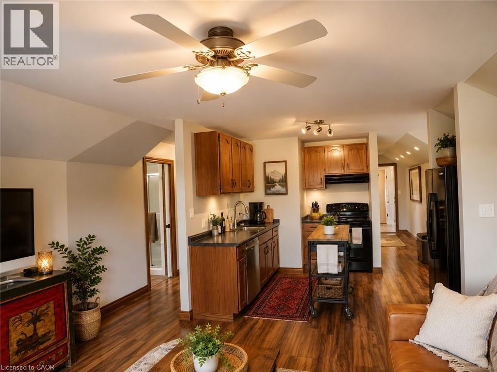 8350 YOUNG Street - Image 33