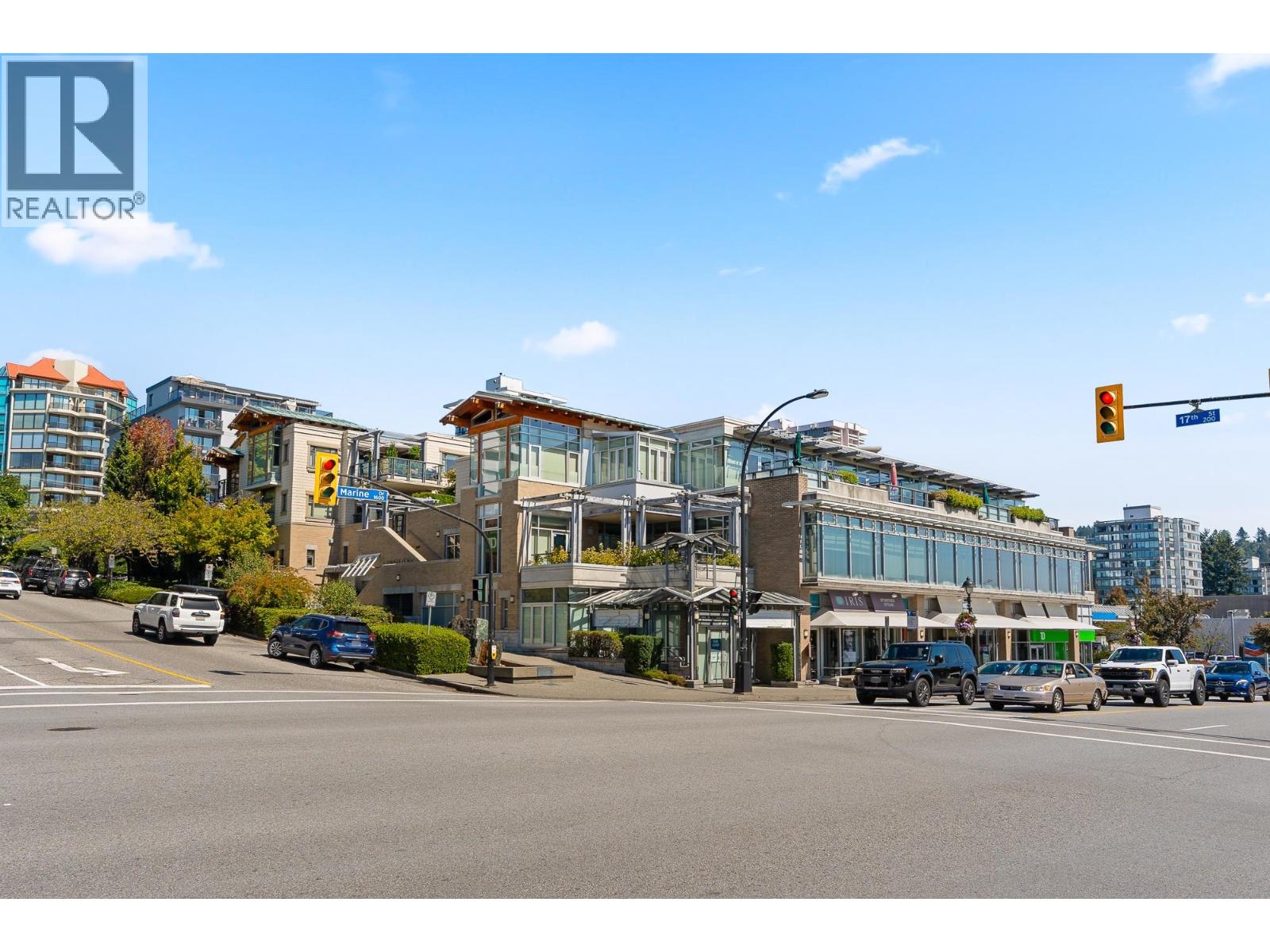 201 550 17TH STREET, West Vancouver