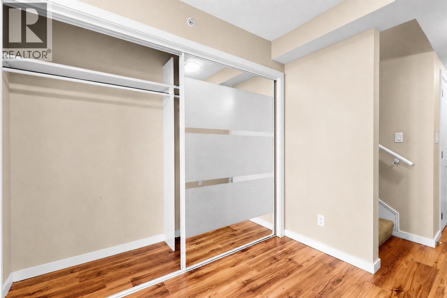 5 8160 LANSDOWNE ROAD, Richmond