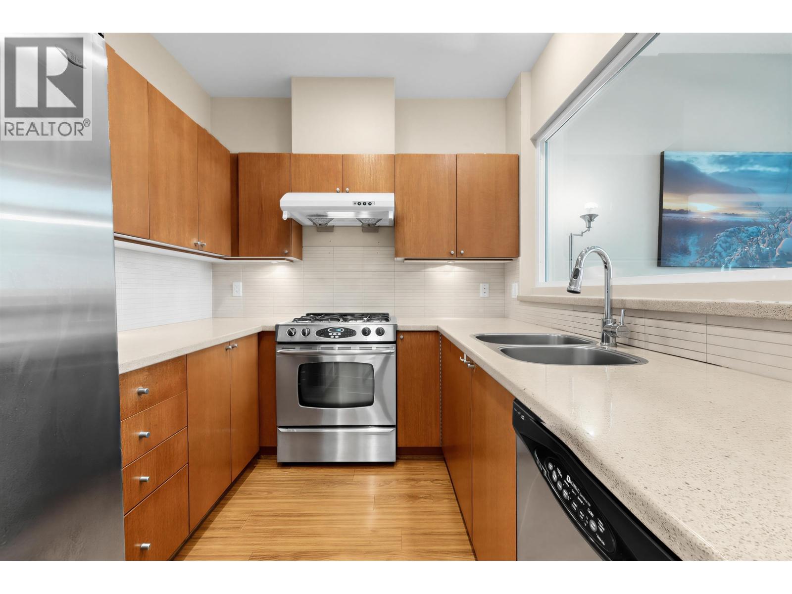 5 8160 LANSDOWNE ROAD, Richmond