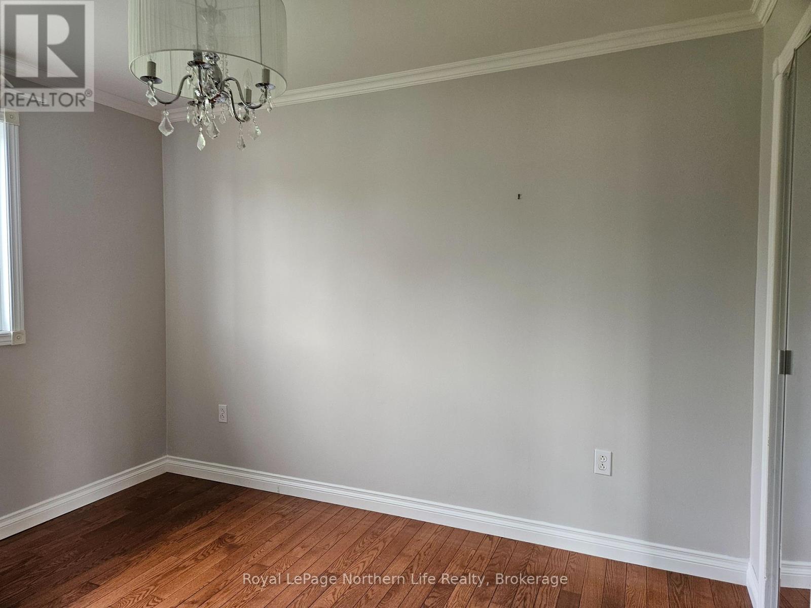 152 PINE STREET W - Image 19