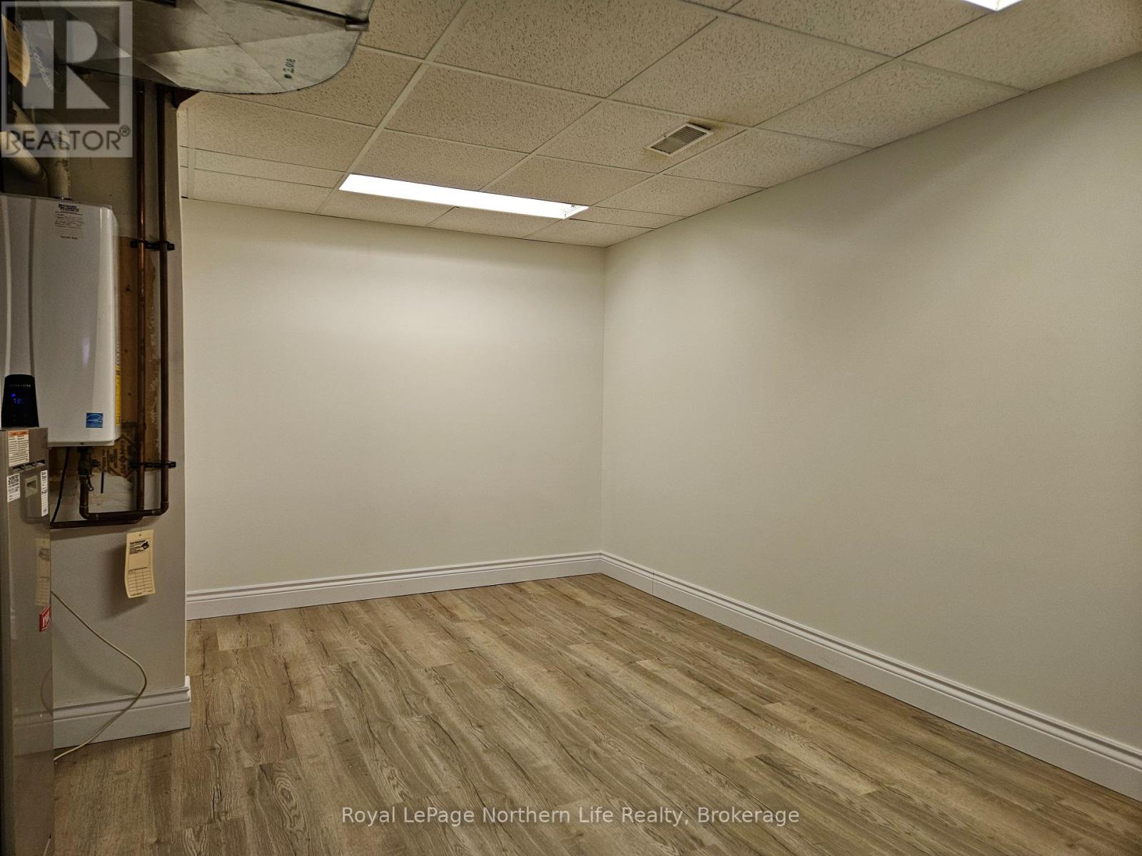 152 PINE STREET W - Image 28