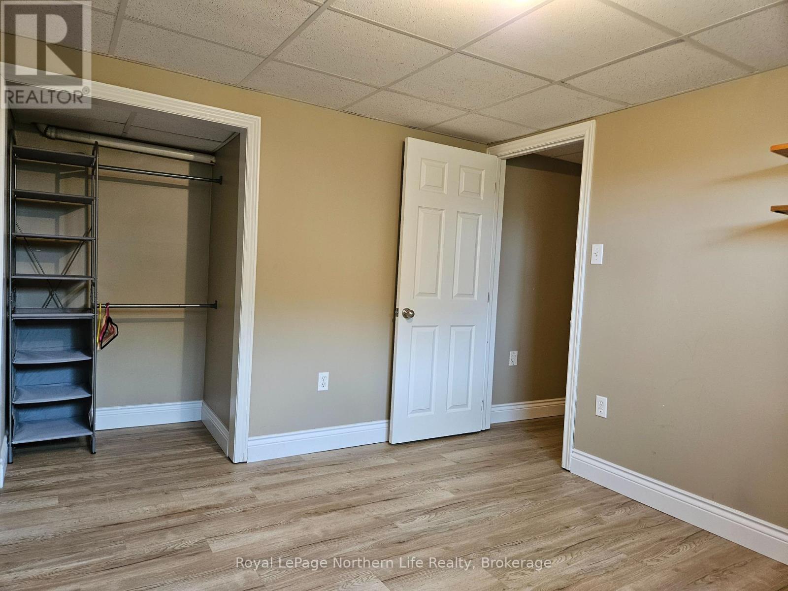 152 PINE STREET W - Image 29