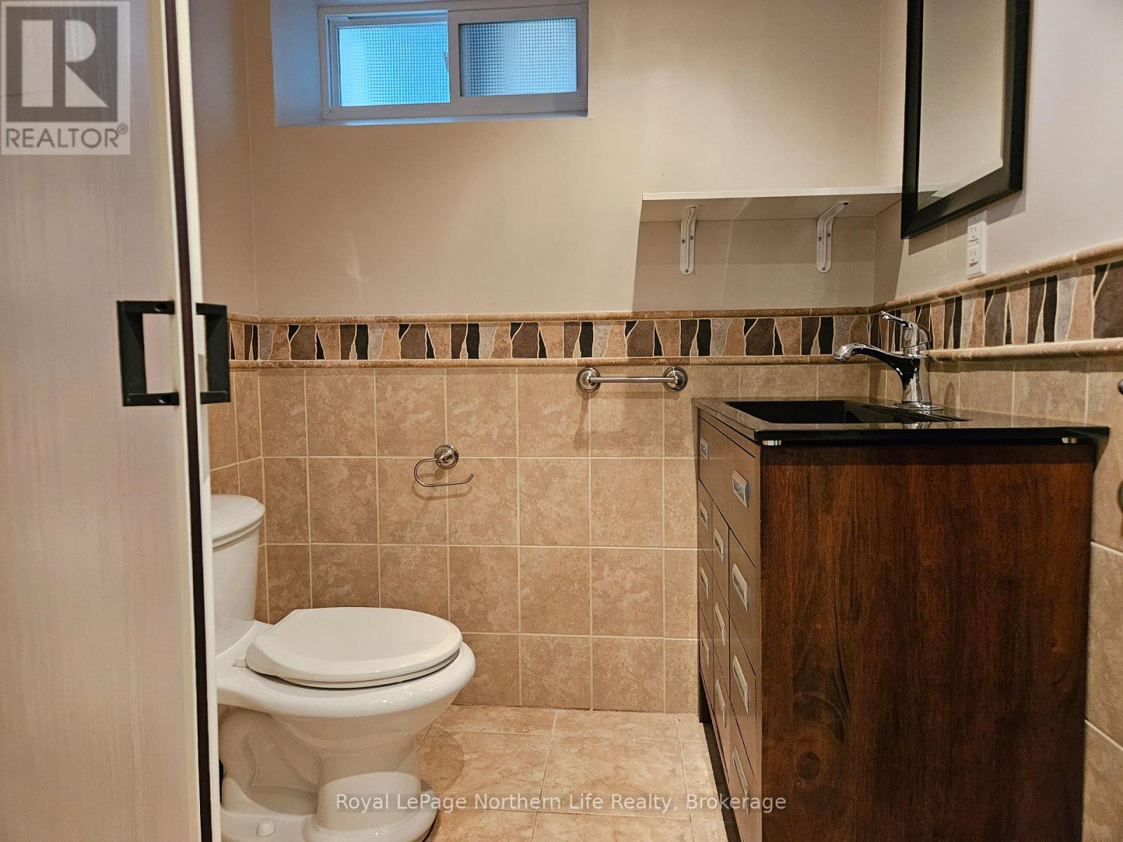 152 PINE STREET W - Image 30