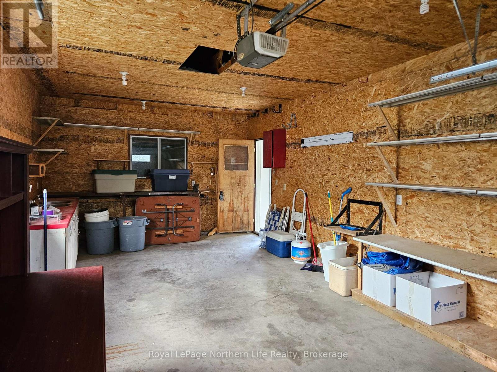 152 PINE STREET W - Image 38