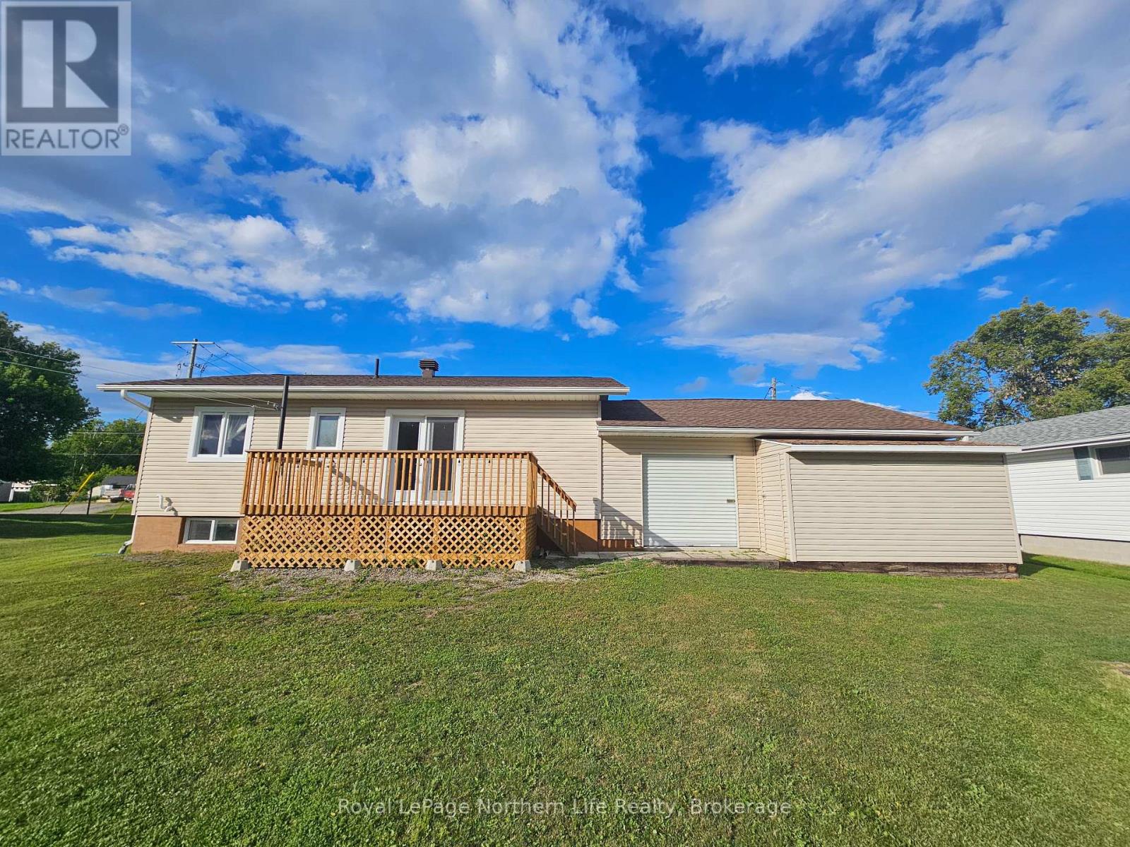 152 PINE STREET W - 6