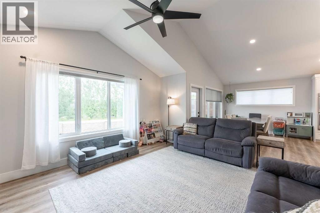 2006 30A Avenue - Image 12