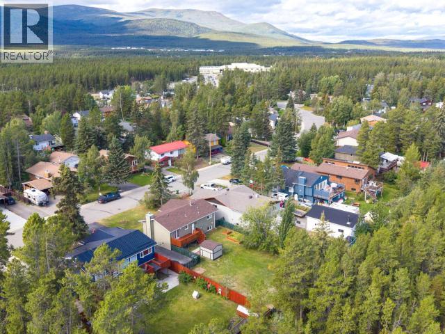 64 TAMARACK DRIVE - 25