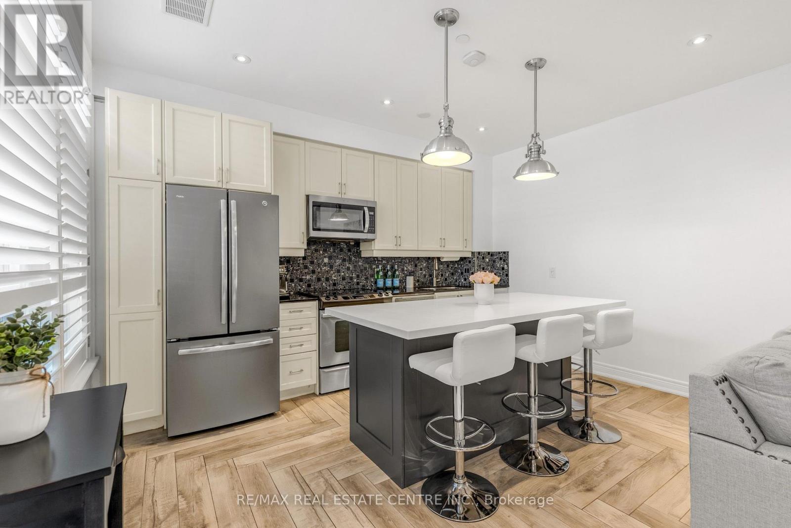 #113 701 SHEPPARD AVENUE W - 2