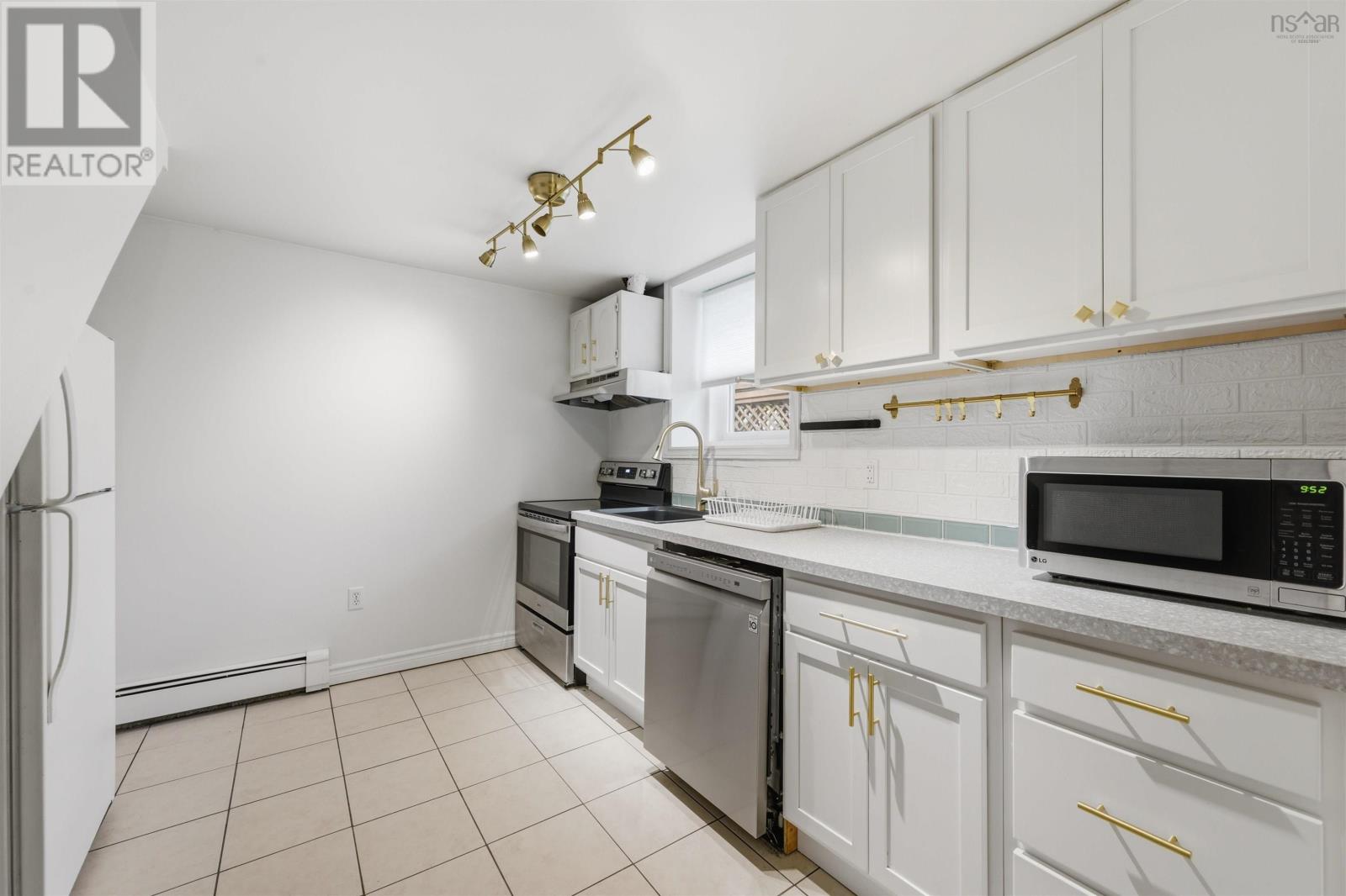 Property 28 of 51 of 3312 Ashburn Avenue