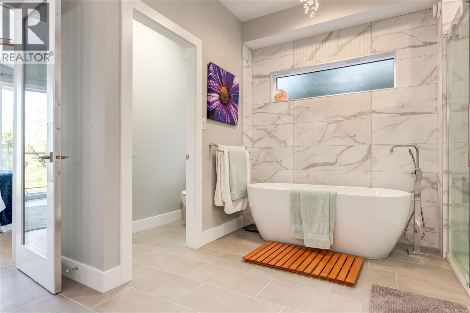 10333 Chemainus Rd, Saltair