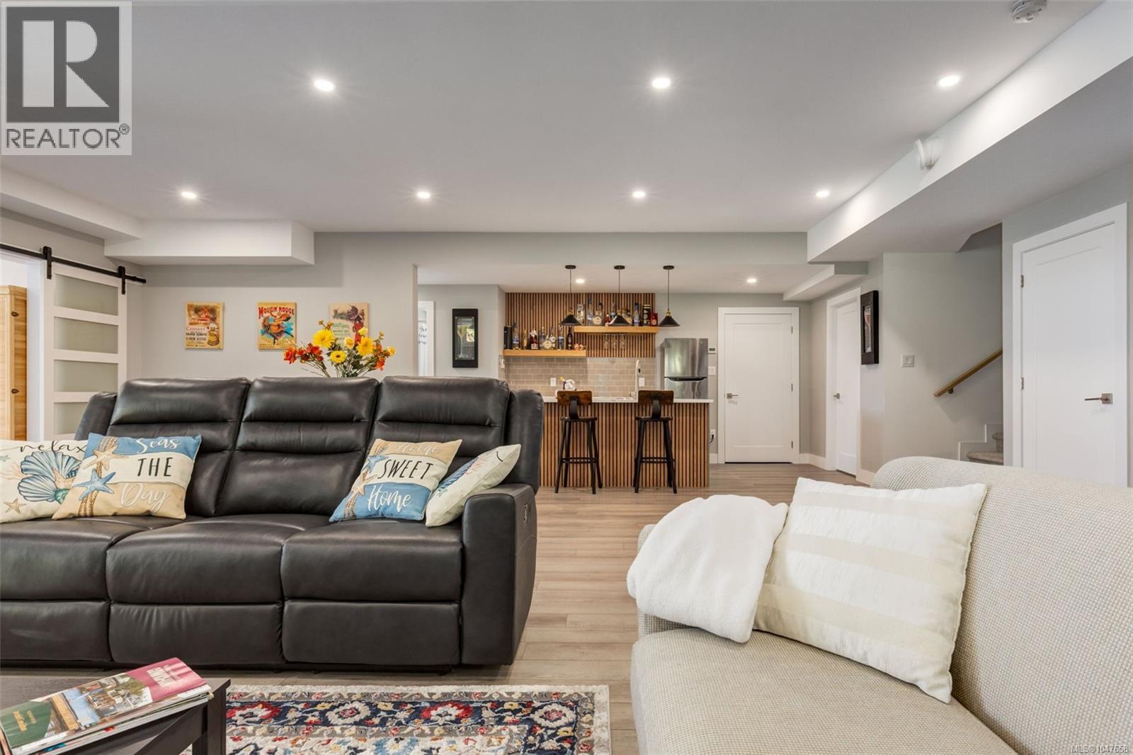 10333 Chemainus Rd, Saltair