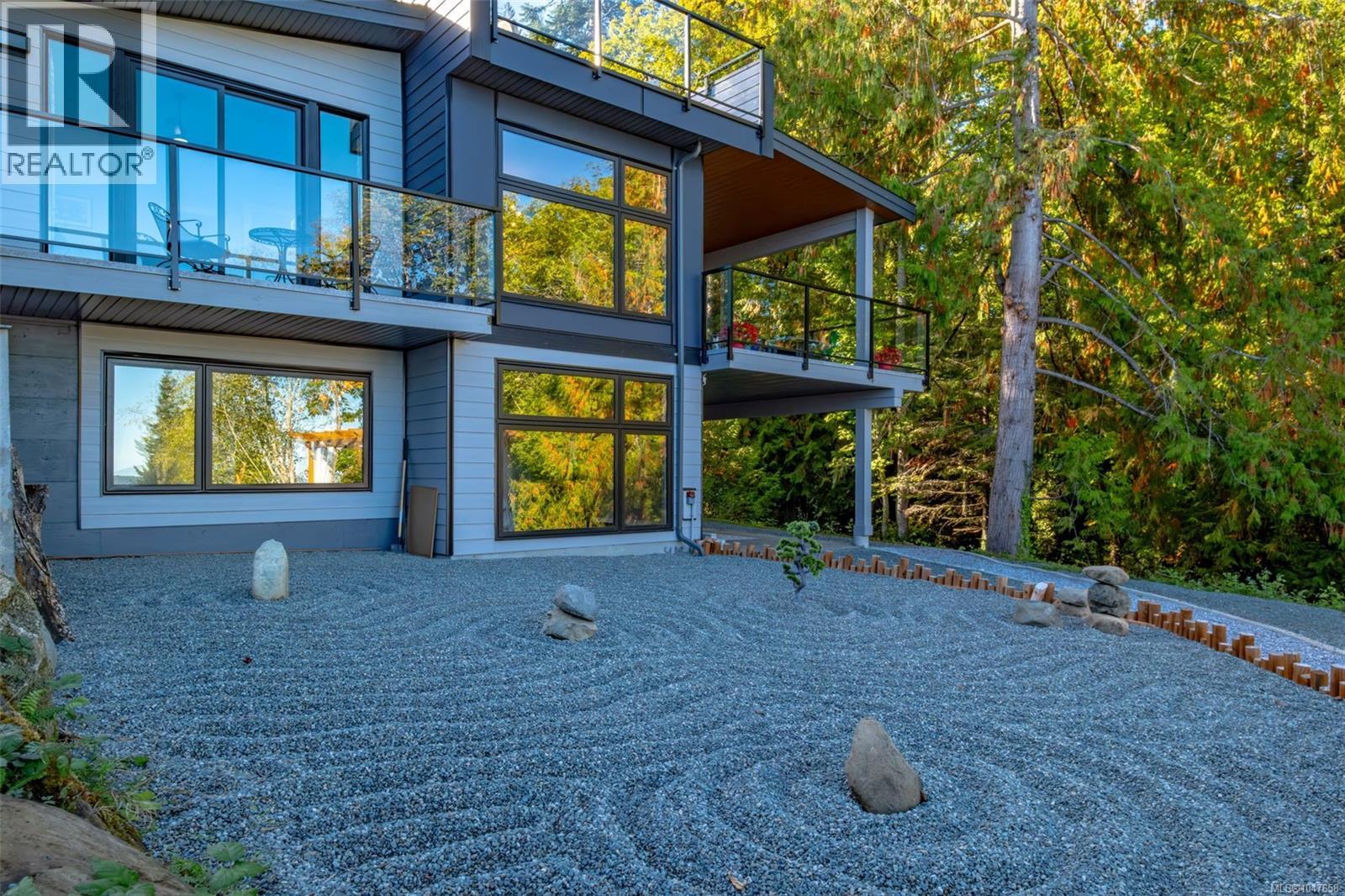 10333 Chemainus Rd, Saltair