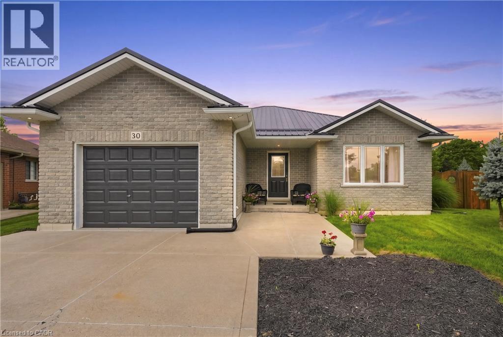 30 LESLIE Street - 1