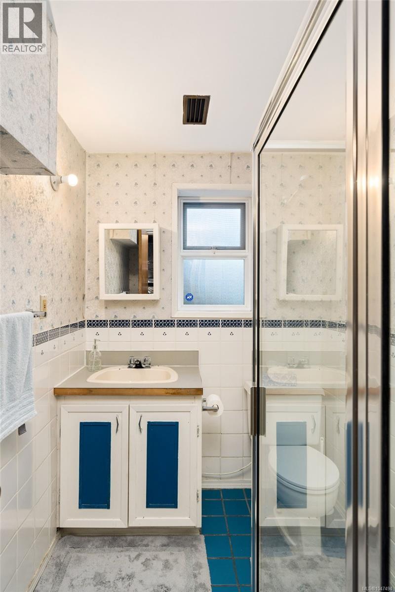 6224 Robin Way, Central Saanich