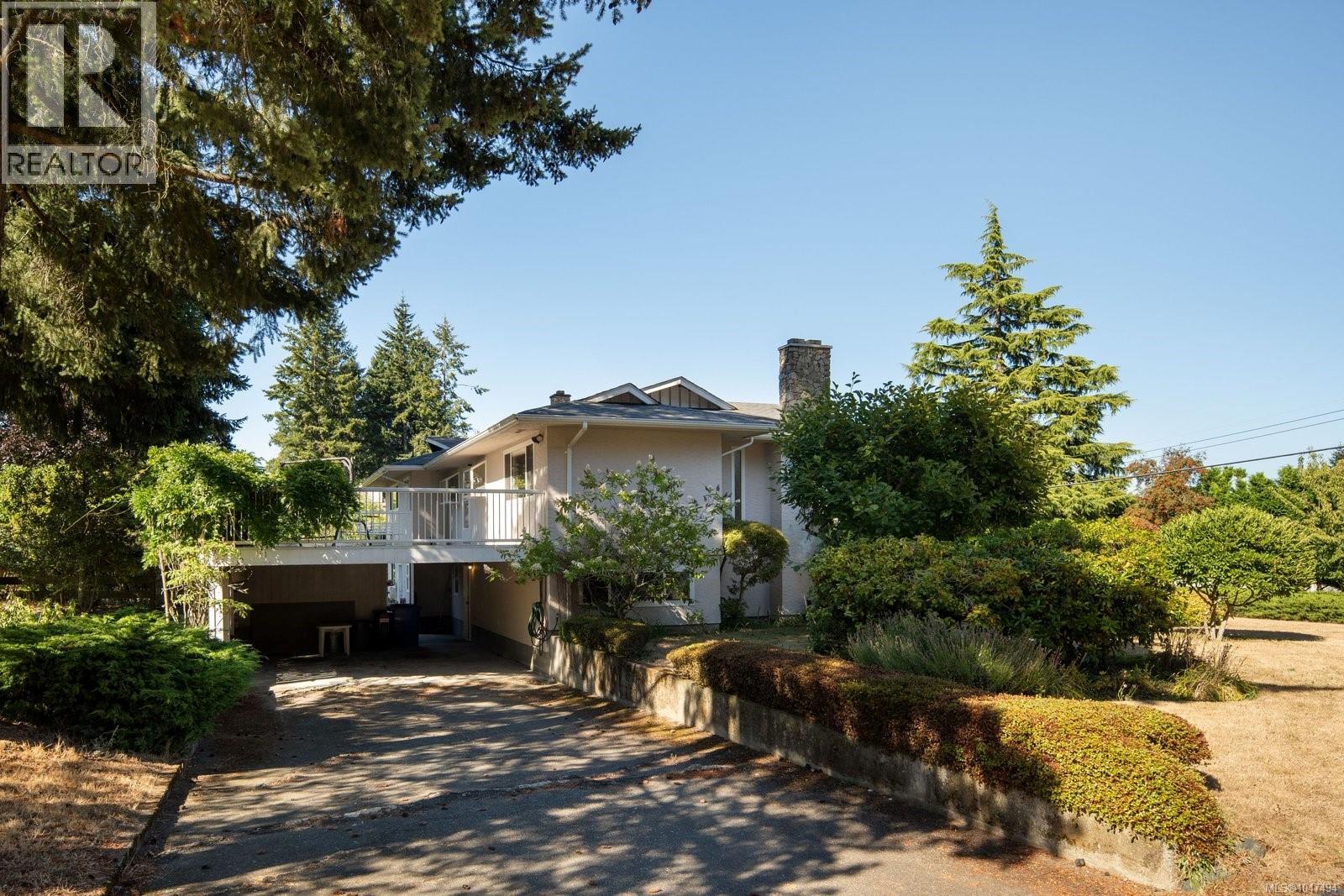 6224 Robin Way, Central Saanich