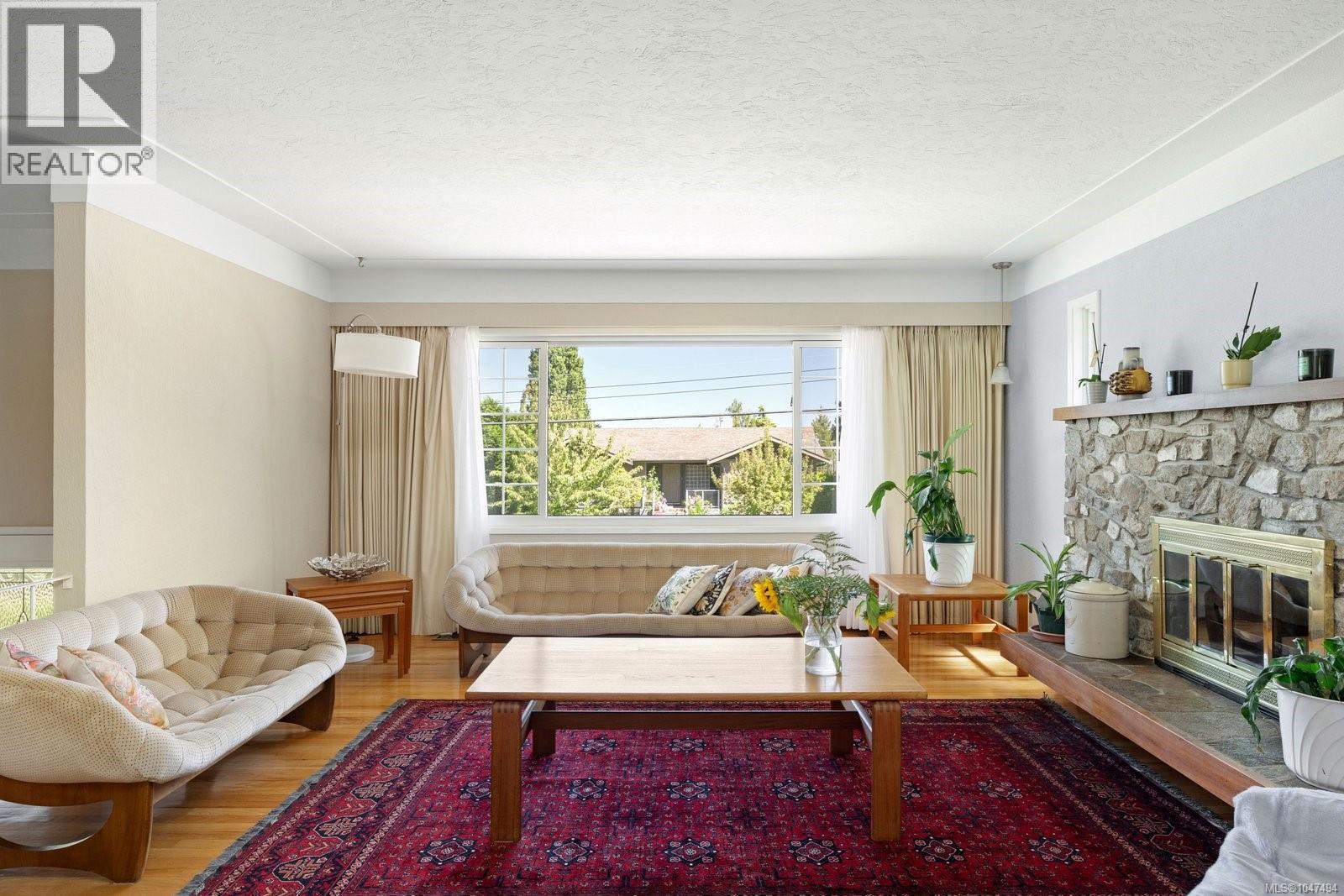 6224 Robin Way - 6