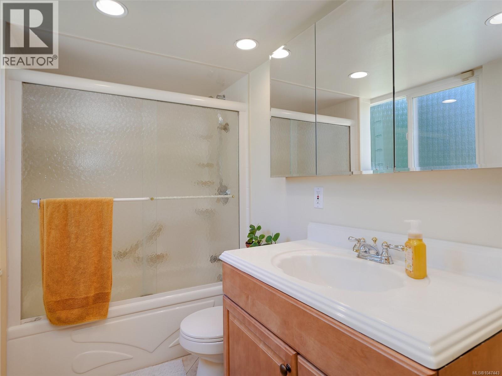 104 Leila Pl, Colwood