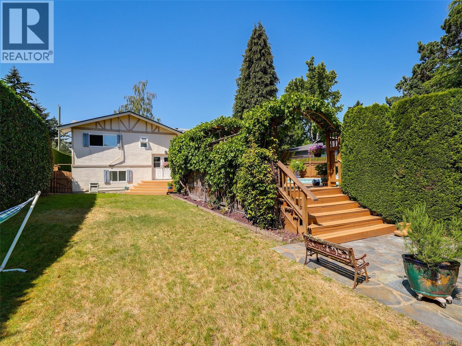 104 Leila Pl, Colwood
