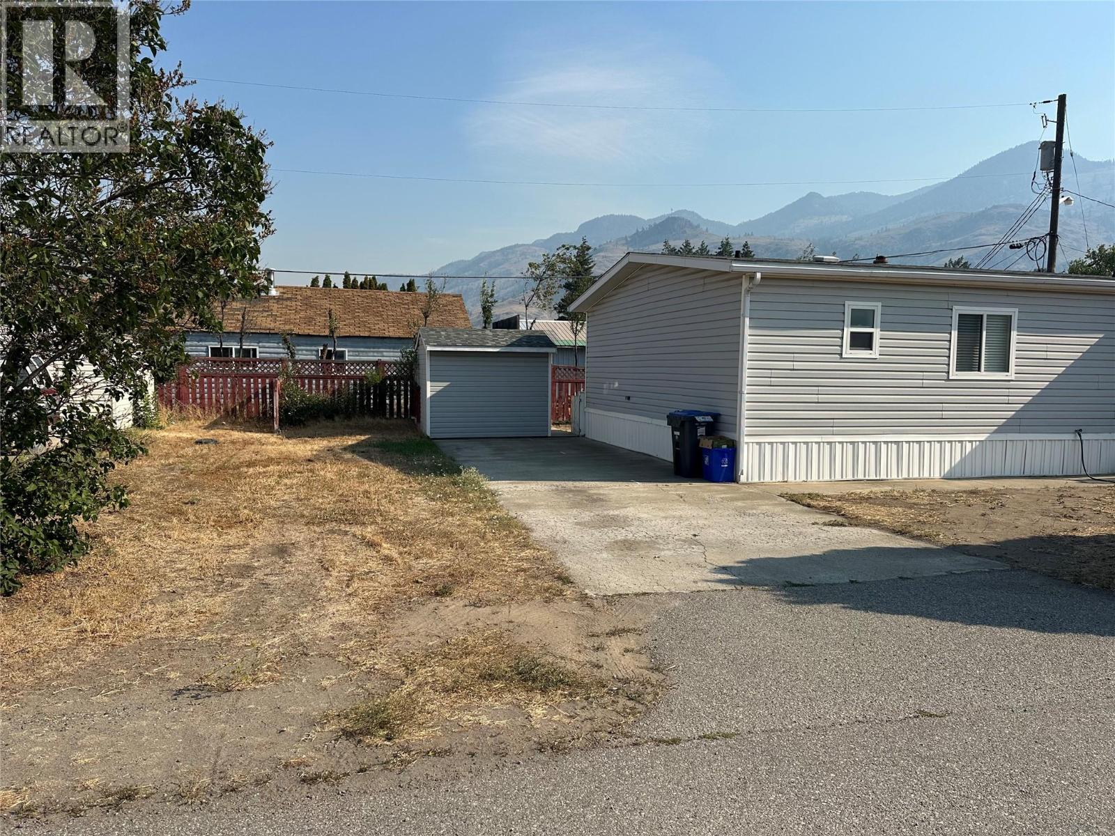 908 BLAKEBOROUGH Avenue, Keremeos