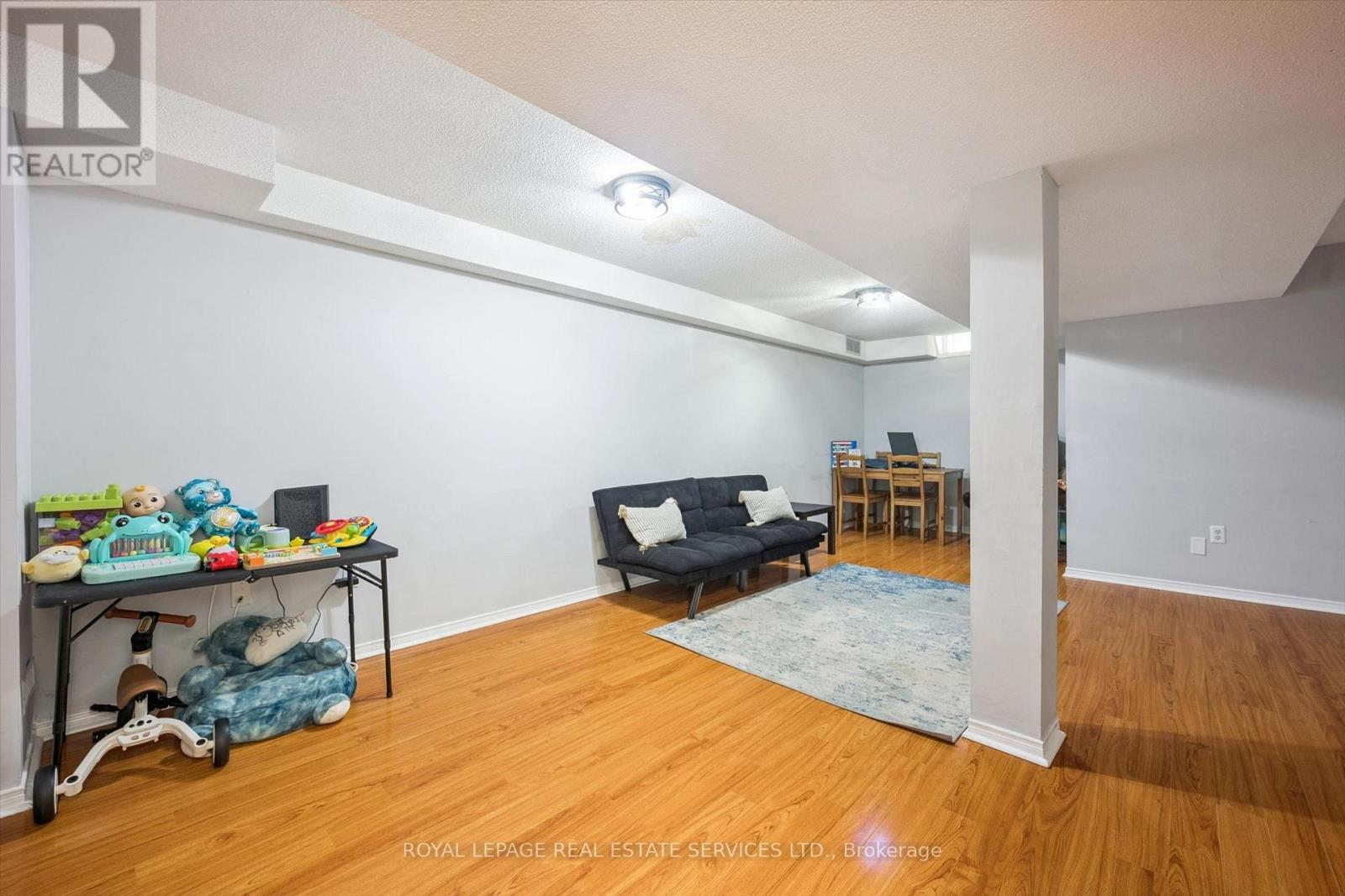 #66 1240 WESTVIEW TERRACE - Image 32