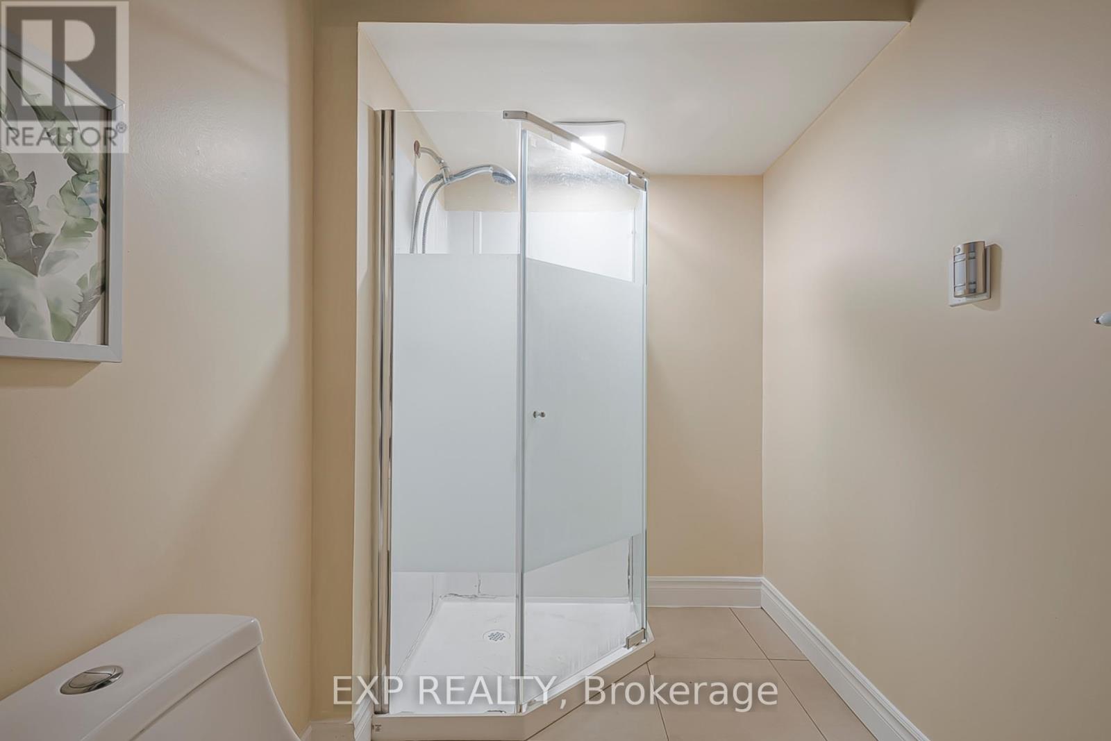 124 DUNSMERE DRIVE - 34