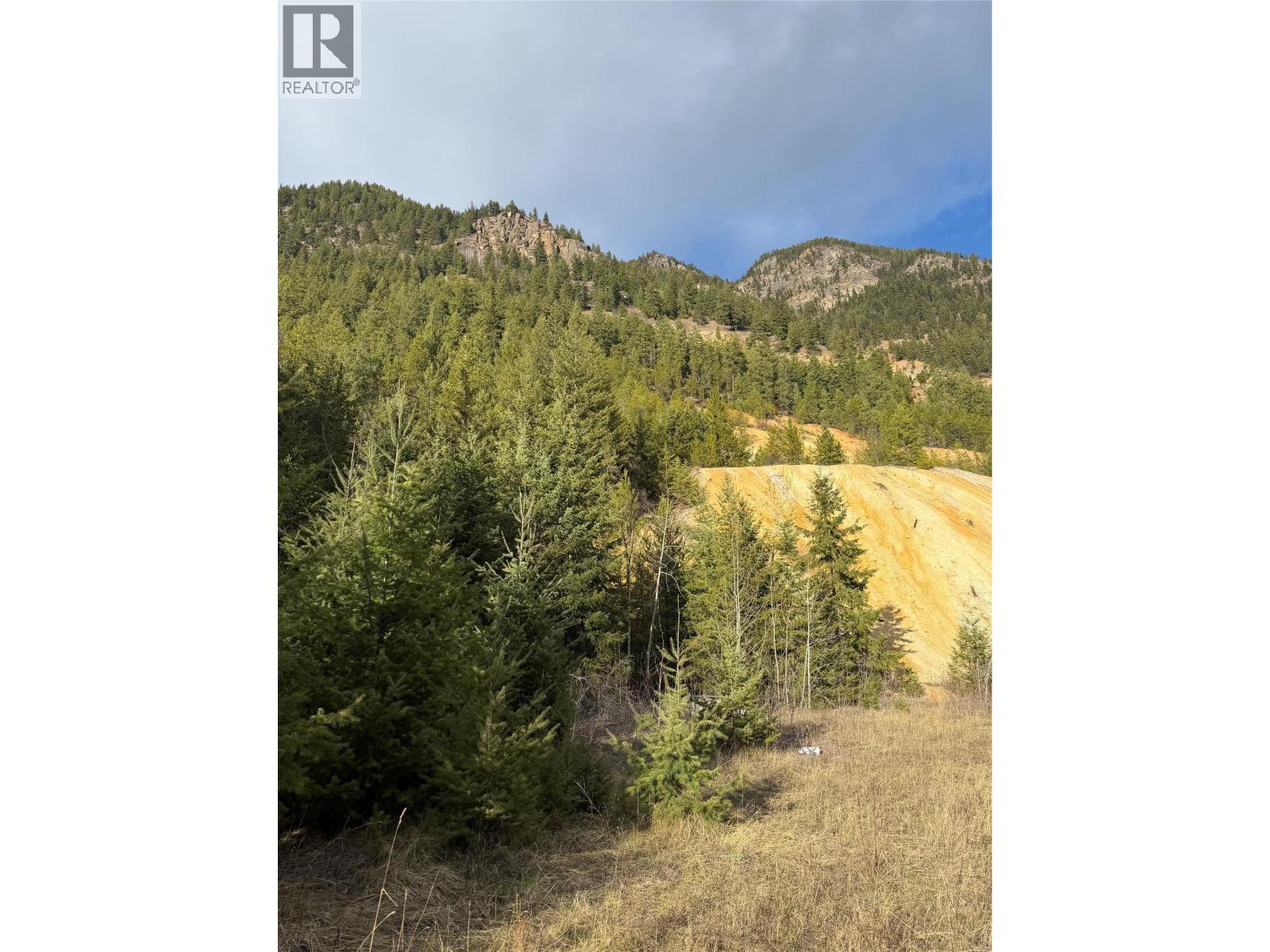 568 Agate Bay Road, Barriere