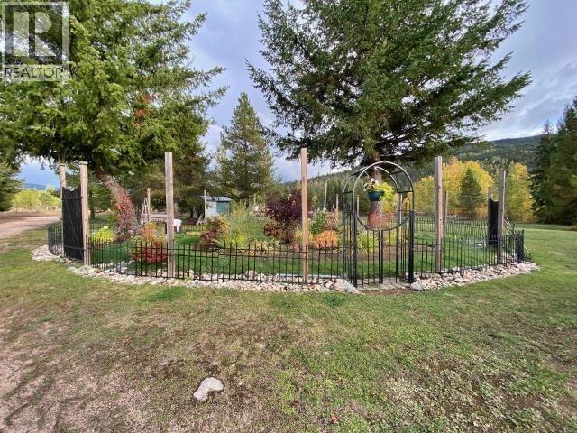 2916 BARRIERE LAKES Road - 20