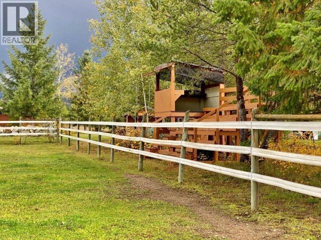 2916 BARRIERE LAKES Road, Barriere