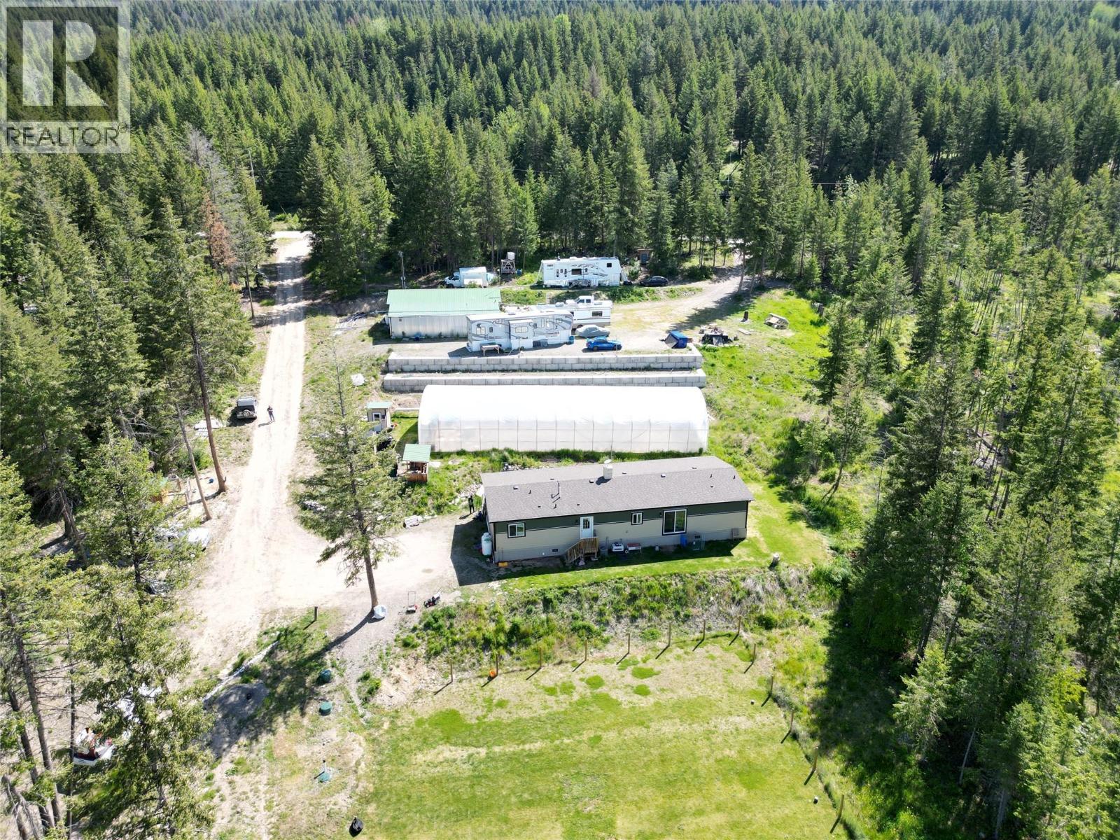 3341 Glengrove Road, Barriere