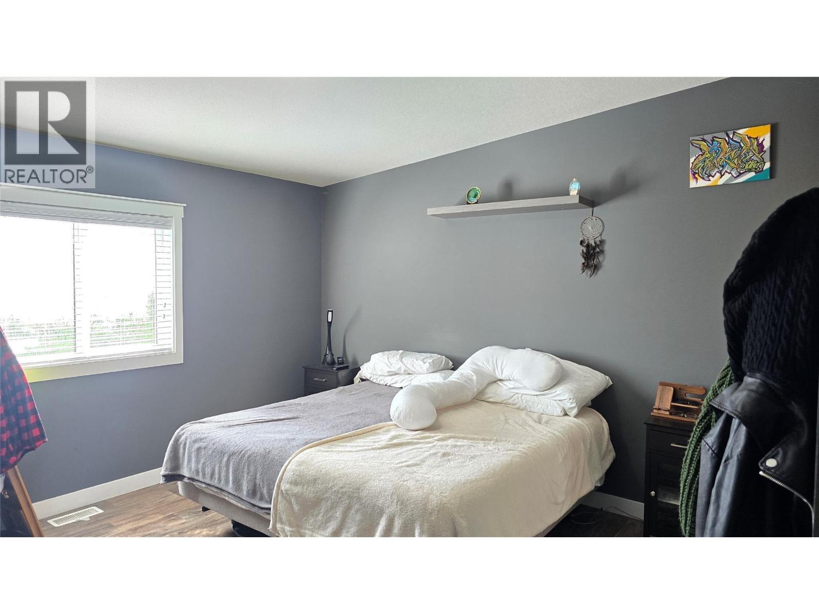 3341 Glengrove Road, Barriere
