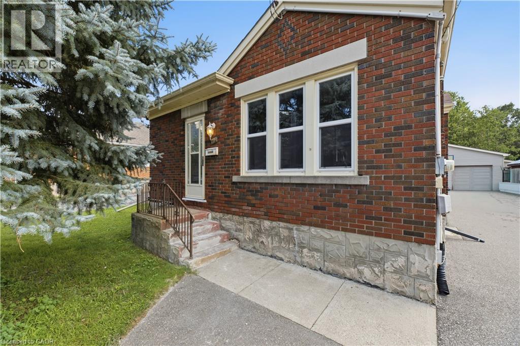111 ELLIOTT Street - 4