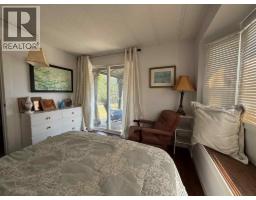 5pc Bathroom - 9872 Institute Street, Little Fort, BC V0E1C0 Photo 11