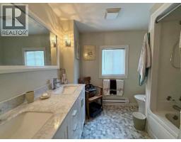9872 Institute Street, Little Fort, BC V0E1C0 Photo 14