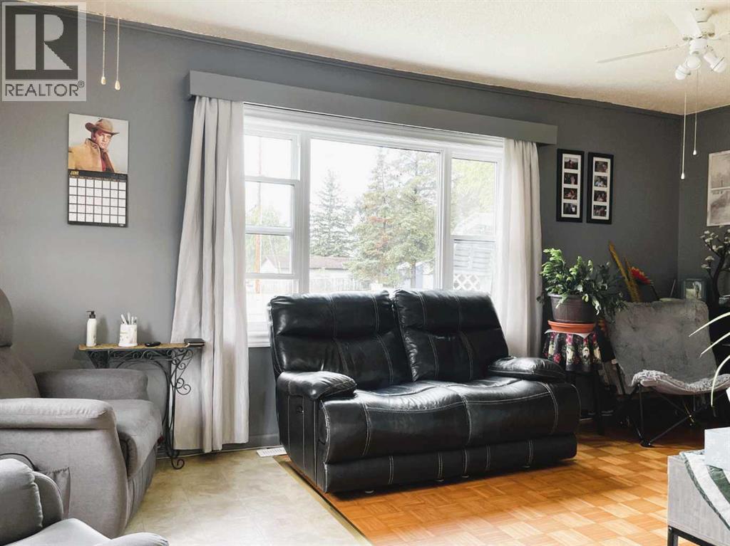 10713 111 Street - Image 19