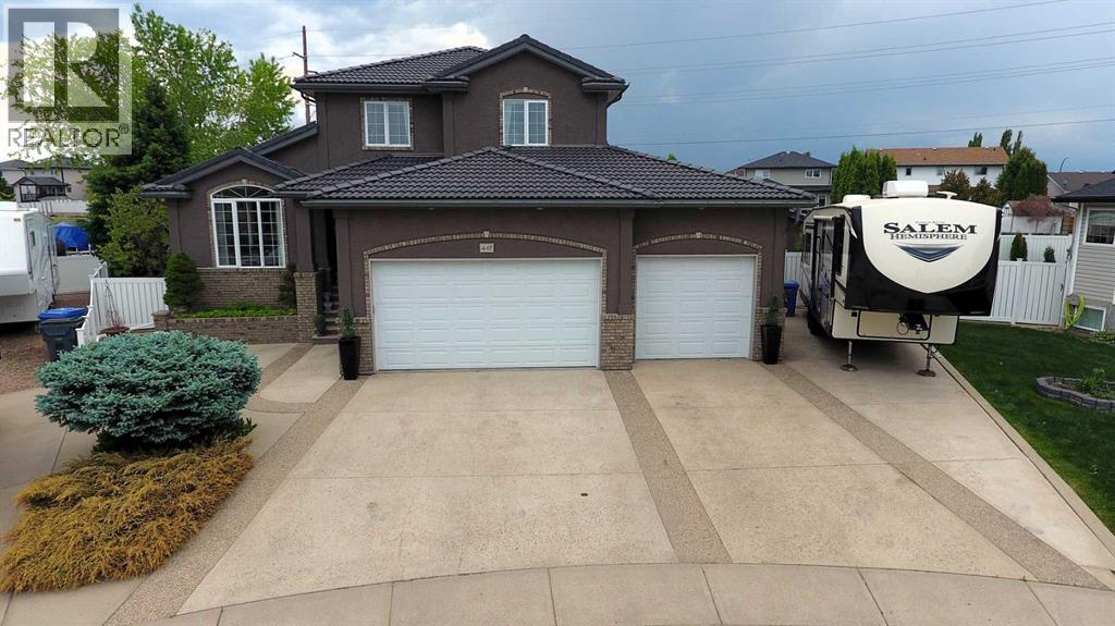 447 Spruce Way SE