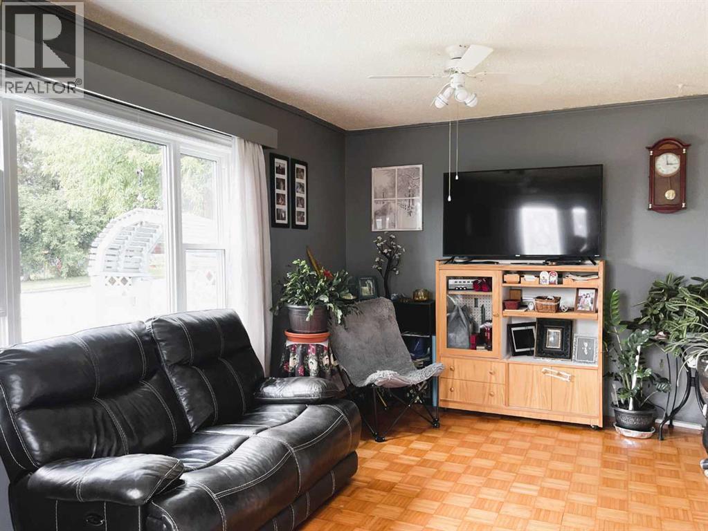 10713 111 Street - Image 22