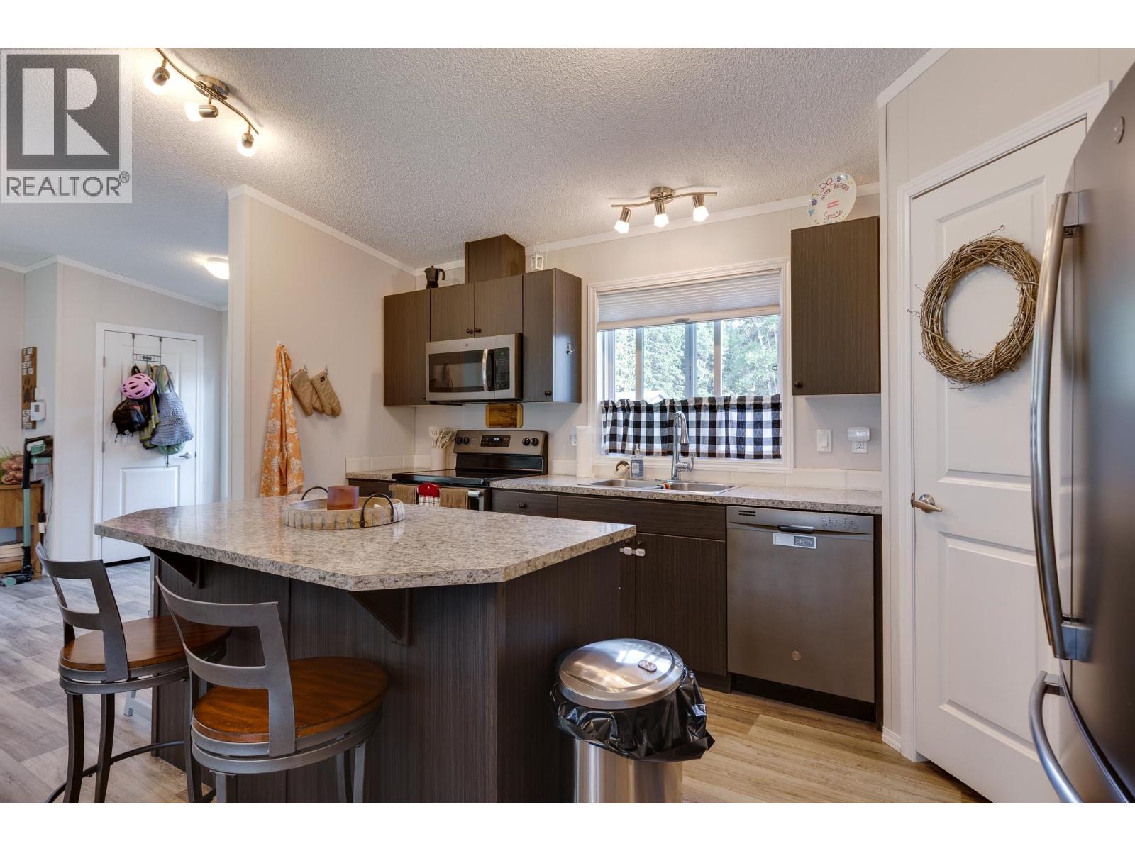 Photo 17 of 38 — 8369 CANTLE DRIVE · Prince George, BC