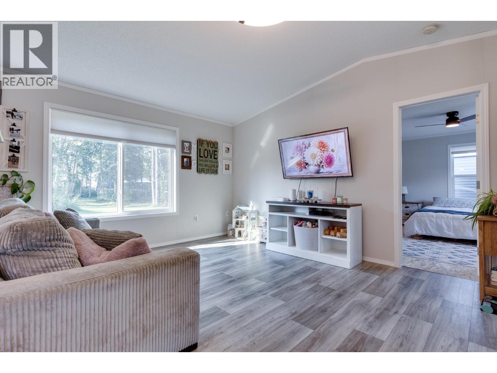 Photo 8 of 38 — 8369 CANTLE DRIVE · Prince George, BC