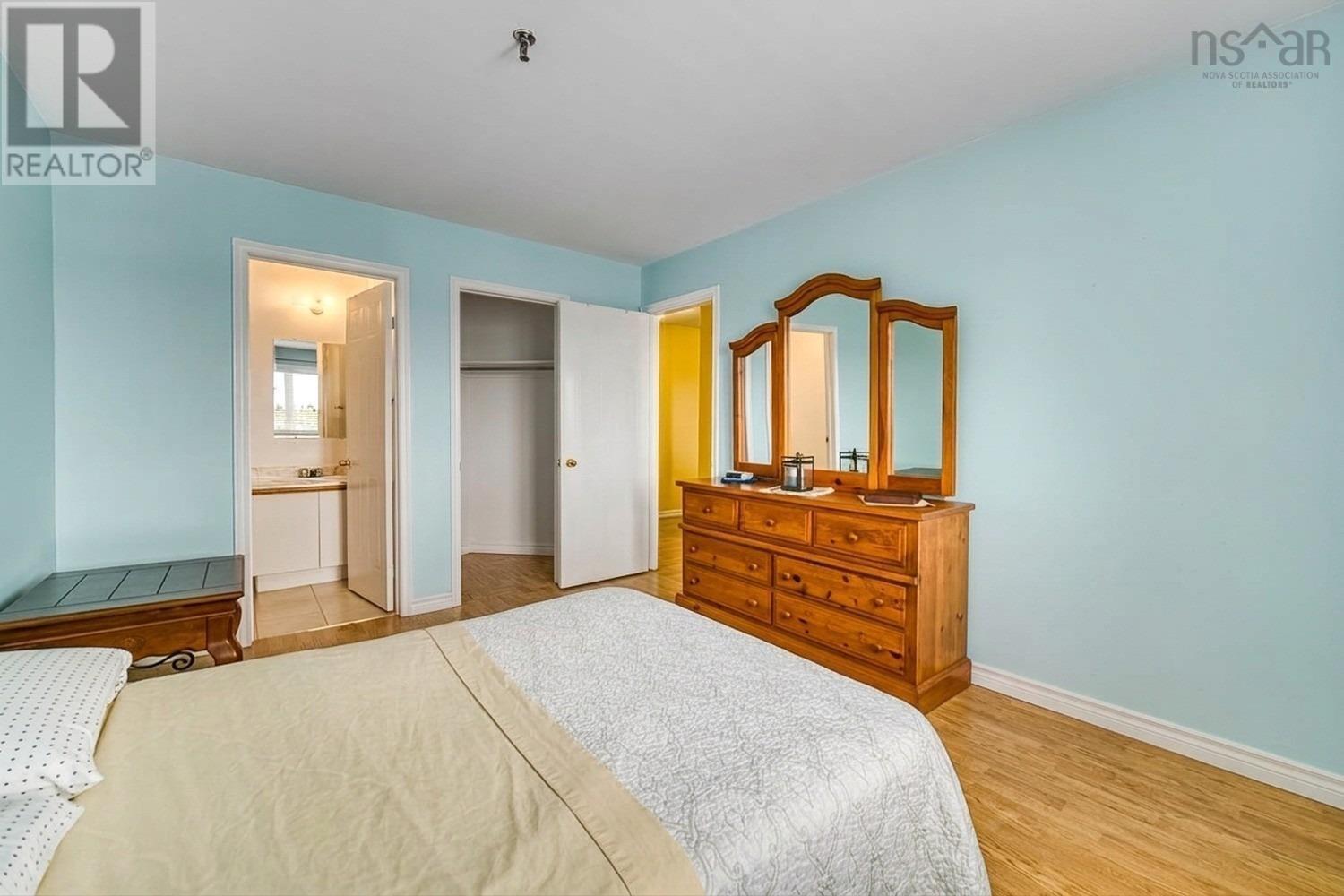 #405 15 Langbrae Drive - 19