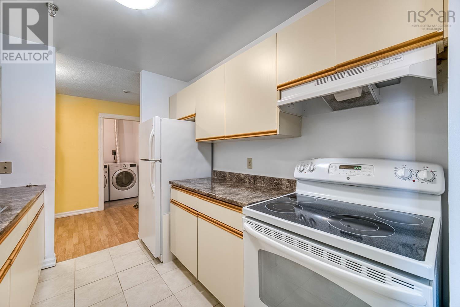#405 15 Langbrae Drive - 4