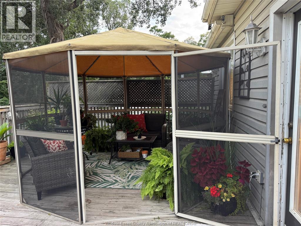 3515 SANDWICH STREET - 15