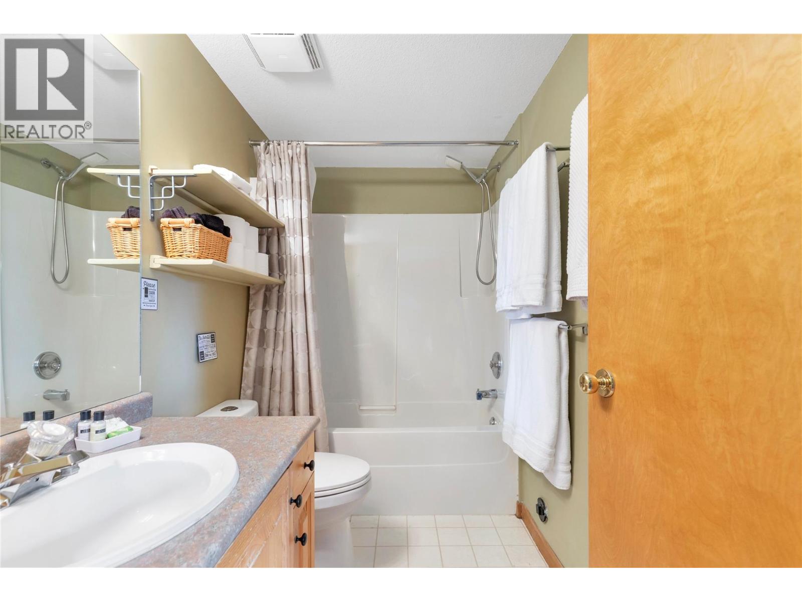 4825 Snow Pines Road Unit# D, Big White